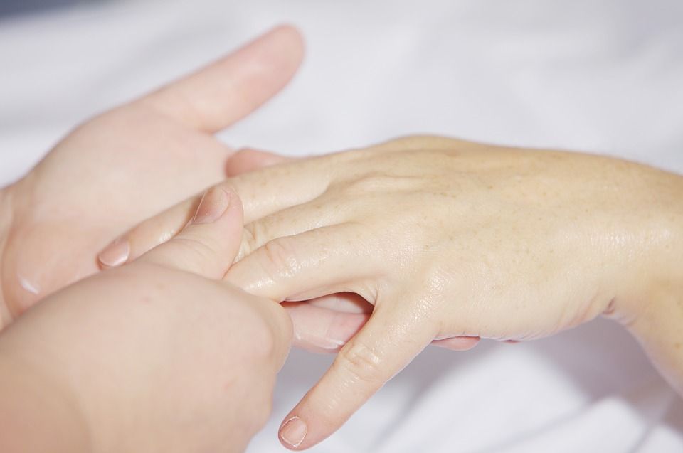 How Rubbing Your Nails for 10 Minutes a Day Can Help You Grow Long Hair /  Bright Side