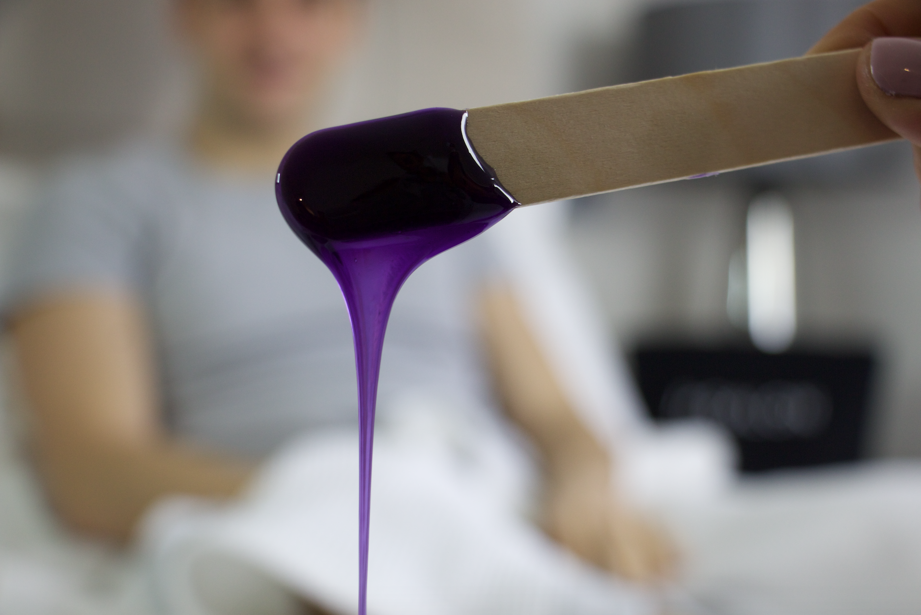 What's the difference between hot wax and strip wax?