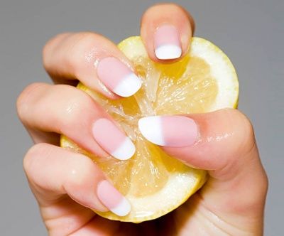 cure yellow nails with lemon juice soak