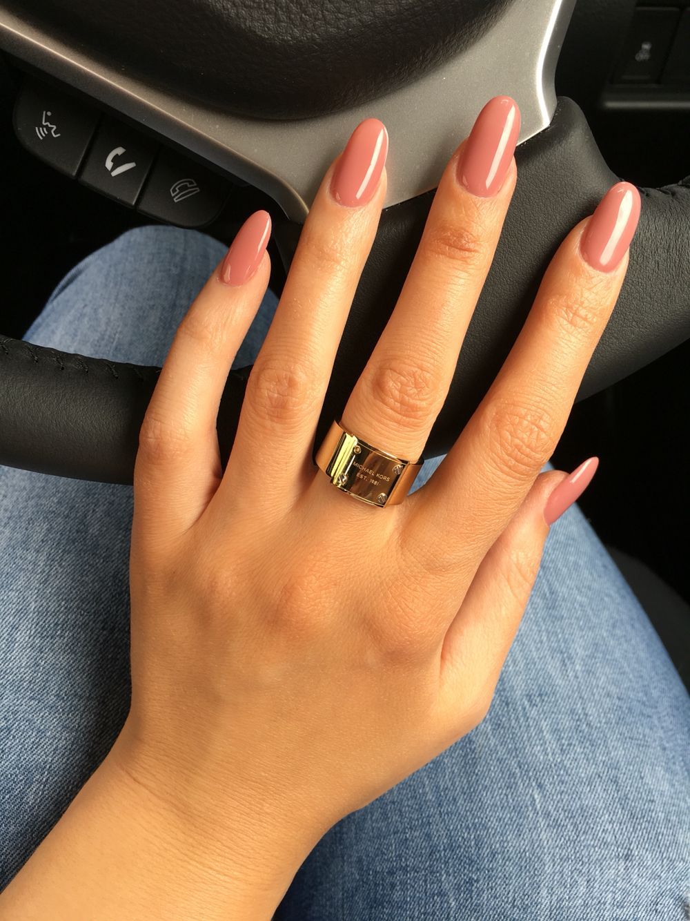 What are the different nail shapes?