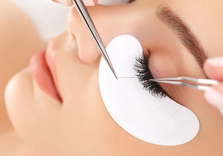 Don't Be Fooled By Eyelash Extensions